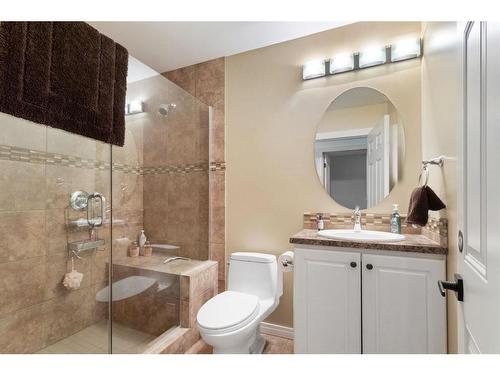 125-25173 Township Road 364, Rural Red Deer County, AB - Indoor Photo Showing Bathroom