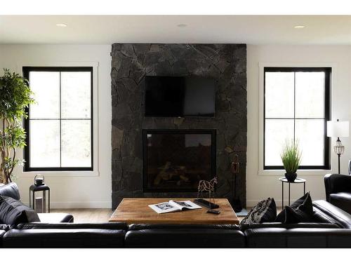 132 Meadow Ponds Drive, Rural Clearwater County, AB - Indoor Photo Showing Living Room