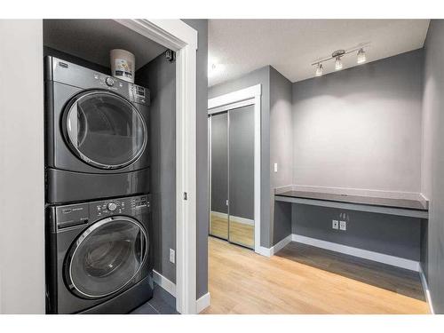 1210-11 Mahogany Row Se, Calgary, AB - Indoor Photo Showing Laundry Room