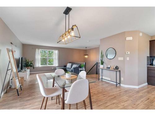 117 Redwood Boulevard East, Springbrook, AB - Indoor Photo Showing Dining Room