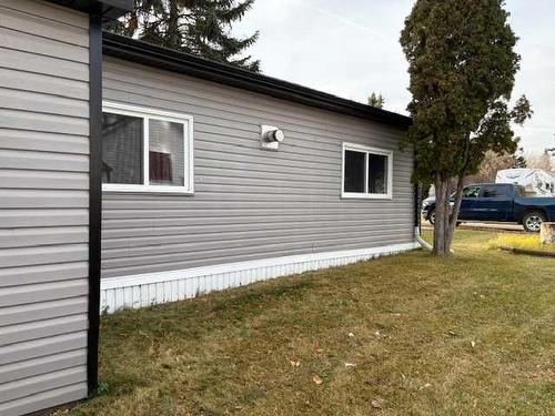 4927 49 Street, Lougheed, AB - Outdoor With Exterior