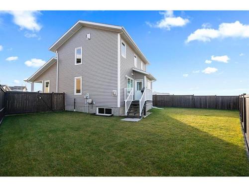 7514 40 Avenue, Camrose, AB - Outdoor