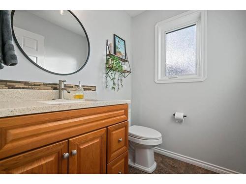 7514 40 Avenue, Camrose, AB - Indoor Photo Showing Bathroom