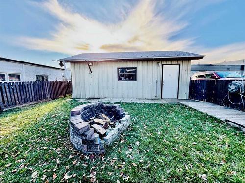 5731 59 Avenue Avenue, Rocky Mountain House, AB - Outdoor