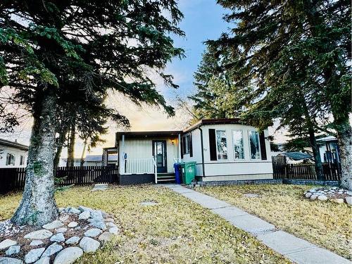 5731 59 Avenue Avenue, Rocky Mountain House, AB - Outdoor