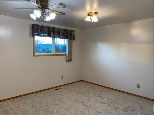 5221 East Ave, Blackfalds, AB - Indoor Photo Showing Other Room