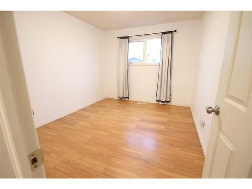 1617 4 Avenue, Wainwright, AB - Indoor Photo Showing Other Room