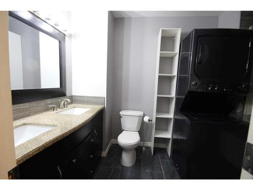 1617 4 Avenue, Wainwright, AB - Indoor Photo Showing Bathroom