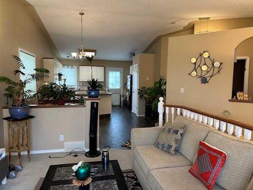 173 Jennings Crescent, Red Deer, AB - Indoor Photo Showing Living Room