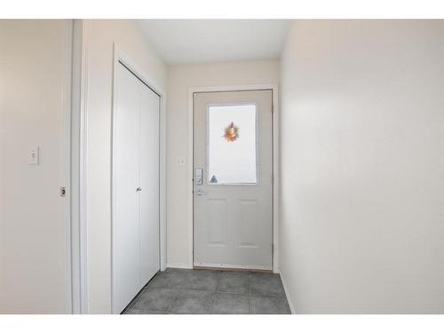 4-20 Jacobs Close, Red Deer, AB - Indoor Photo Showing Other Room