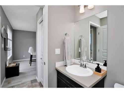 123 Hinshaw Drive, Sylvan Lake, AB - Indoor Photo Showing Bathroom