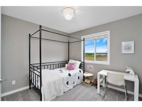 123 Hinshaw Drive, Sylvan Lake, AB - Indoor Photo Showing Bedroom