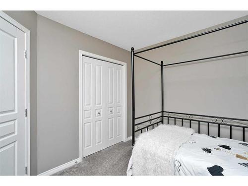 123 Hinshaw Drive, Sylvan Lake, AB - Indoor Photo Showing Bedroom