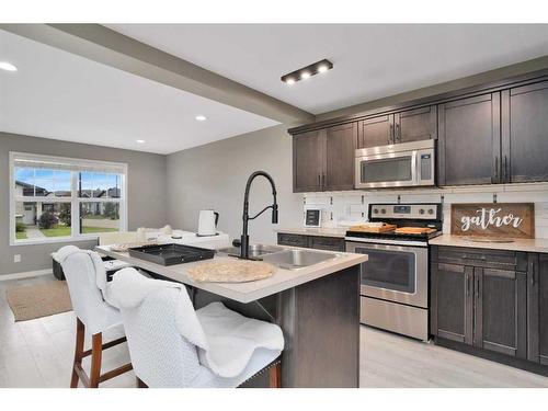 123 Hinshaw Drive, Sylvan Lake, AB - Indoor Photo Showing Kitchen