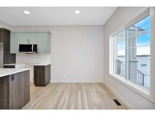 120 Gray Close, Sylvan Lake, AB - Indoor Photo Showing Kitchen