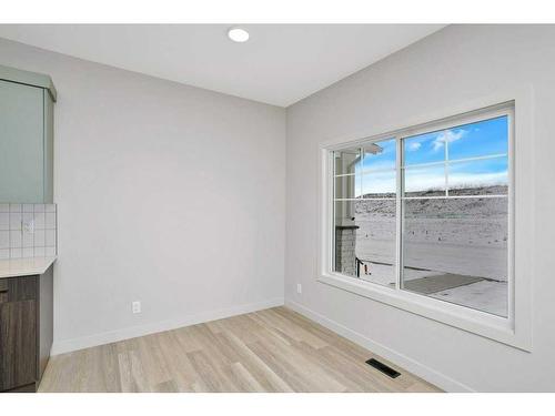 120 Gray Close, Sylvan Lake, AB - Indoor Photo Showing Other Room