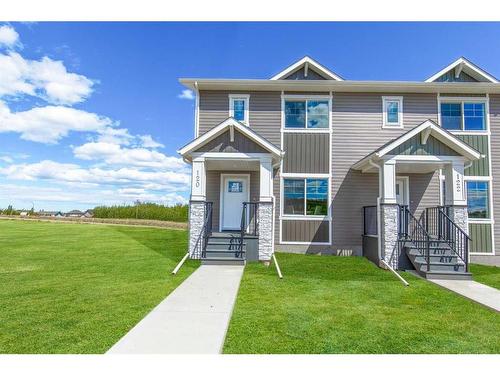 120 Gray Close, Sylvan Lake, AB - Outdoor With Facade