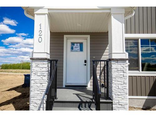 120 Gray Close, Sylvan Lake, AB - Outdoor