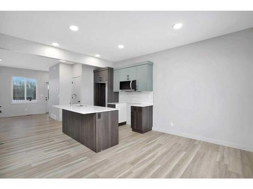 120 Gray Close, Sylvan Lake, AB - Indoor Photo Showing Kitchen