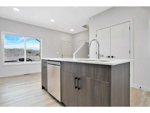 120 Gray Close, Sylvan Lake, AB - Indoor Photo Showing Kitchen