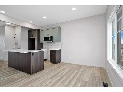 120 Gray Close, Sylvan Lake, AB - Indoor Photo Showing Kitchen