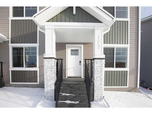 122 Gray Close, Sylvan Lake, AB - Outdoor With Facade