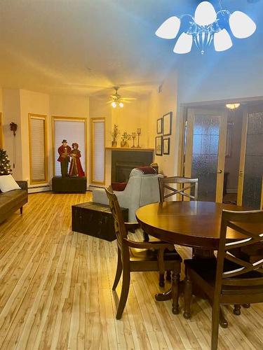 305-5300 48 Street, Red Deer, AB - Indoor Photo Showing Dining Room