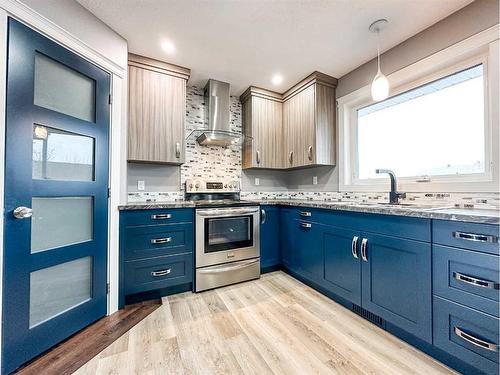 4108 65A Street, Stettler, AB - Indoor Photo Showing Kitchen With Double Sink