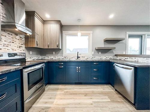 4108 65A Street, Stettler, AB - Indoor Photo Showing Kitchen