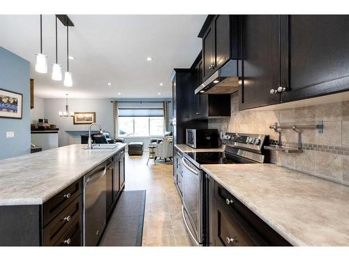 5311 48 Street, Innisfail, AB - Indoor Photo Showing Kitchen With Upgraded Kitchen