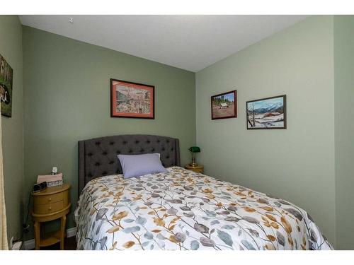 5311 48 Street, Innisfail, AB - Indoor Photo Showing Bedroom