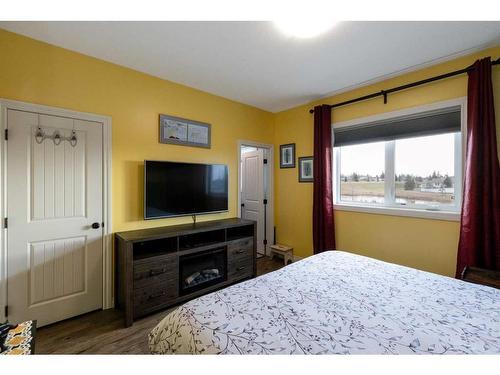 5311 48 Street, Innisfail, AB - Indoor Photo Showing Bedroom