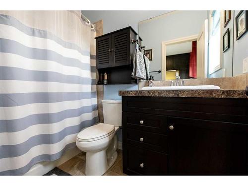 5311 48 Street, Innisfail, AB - Indoor Photo Showing Bathroom