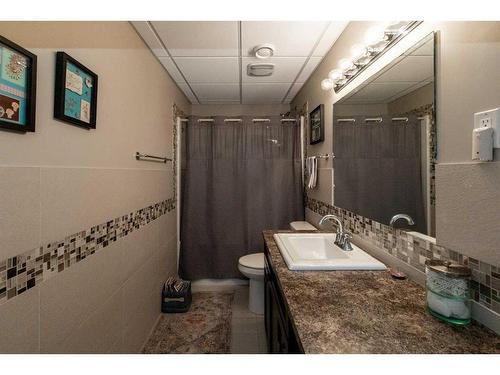 5311 48 Street, Innisfail, AB - Indoor Photo Showing Bathroom