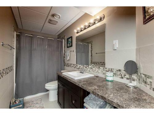 5311 48 Street, Innisfail, AB - Indoor Photo Showing Bathroom