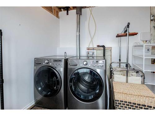 5311 48 Street, Innisfail, AB - Indoor Photo Showing Laundry Room