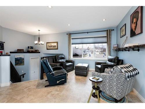 5311 48 Street, Innisfail, AB - Indoor Photo Showing Living Room