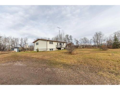 14 East Avenue, Nevis, AB - Outdoor