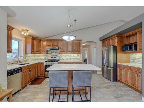 34 Fieldstone Way, Sylvan Lake, AB - Indoor Photo Showing Kitchen