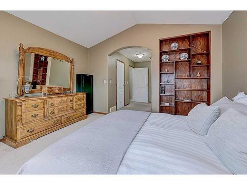 34 Fieldstone Way, Sylvan Lake, AB - Indoor Photo Showing Bedroom