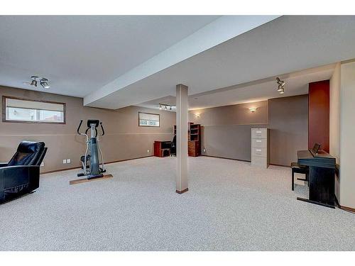 34 Fieldstone Way, Sylvan Lake, AB - Indoor Photo Showing Other Room