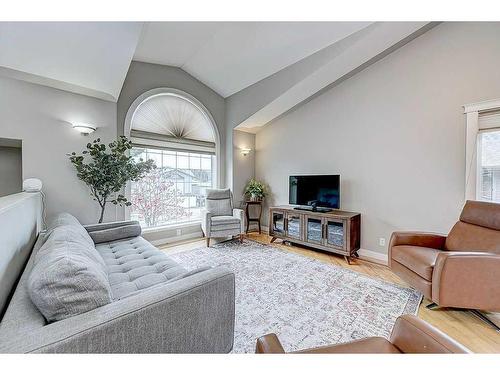 34 Fieldstone Way, Sylvan Lake, AB - Indoor Photo Showing Living Room