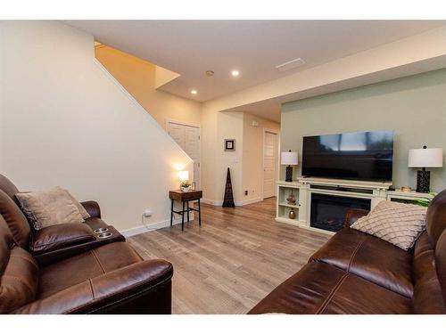 4086 Ryders Ridge Boulevard, Sylvan Lake, AB - Indoor Photo Showing Living Room