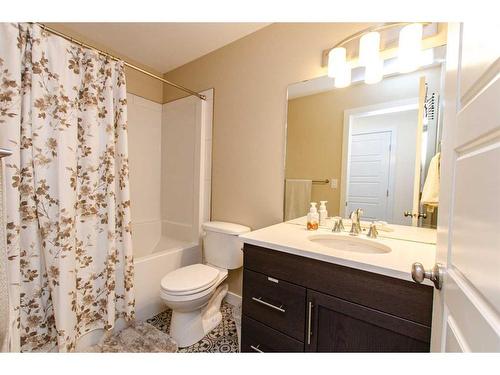 4086 Ryders Ridge Boulevard, Sylvan Lake, AB - Indoor Photo Showing Bathroom