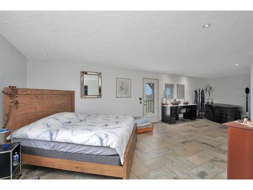 45040 Twp Rd 421A, Rural Ponoka County, AB - Indoor Photo Showing Bedroom