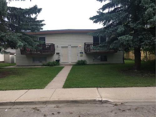 3922 45 Street, Red Deer, AB - Outdoor