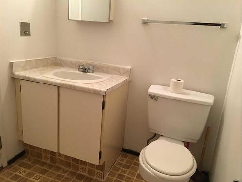 3922 45 Street, Red Deer, AB - Indoor Photo Showing Bathroom