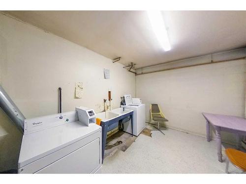 1-16-4750 55 Street, Red Deer, AB - Indoor Photo Showing Laundry Room