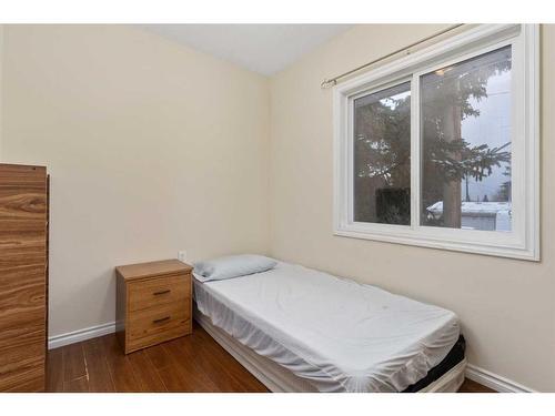 117 Bateson Street, Bittern Lake, AB - Indoor Photo Showing Bedroom