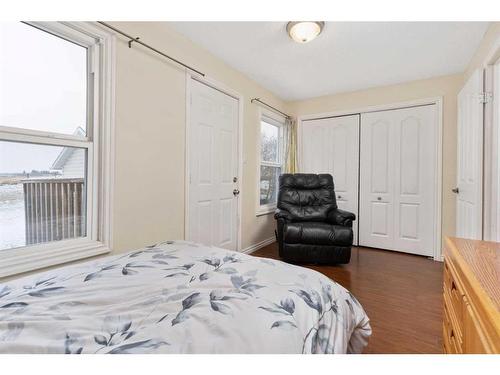 117 Bateson Street, Bittern Lake, AB - Indoor Photo Showing Bedroom